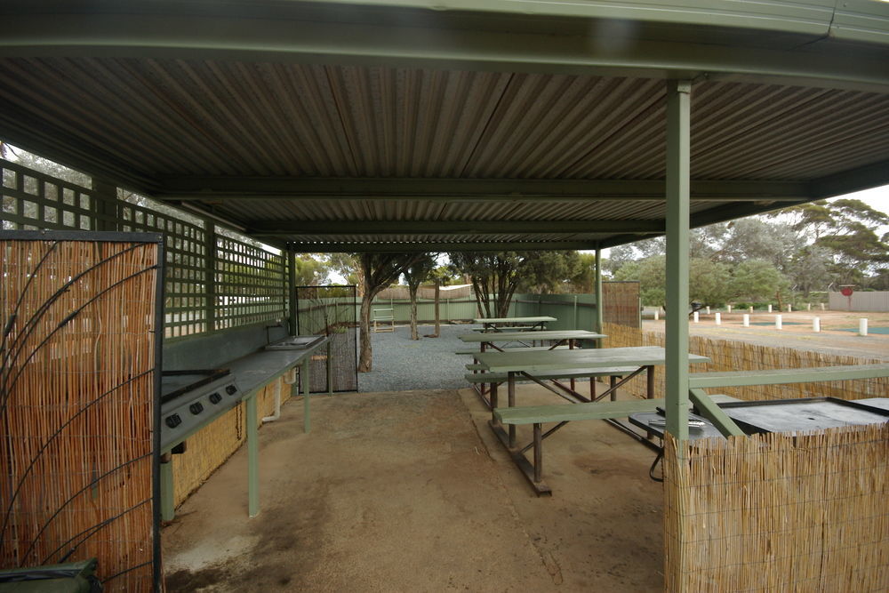 Acclaim Gateway Caravan Park Dundas Dış mekan fotoğraf