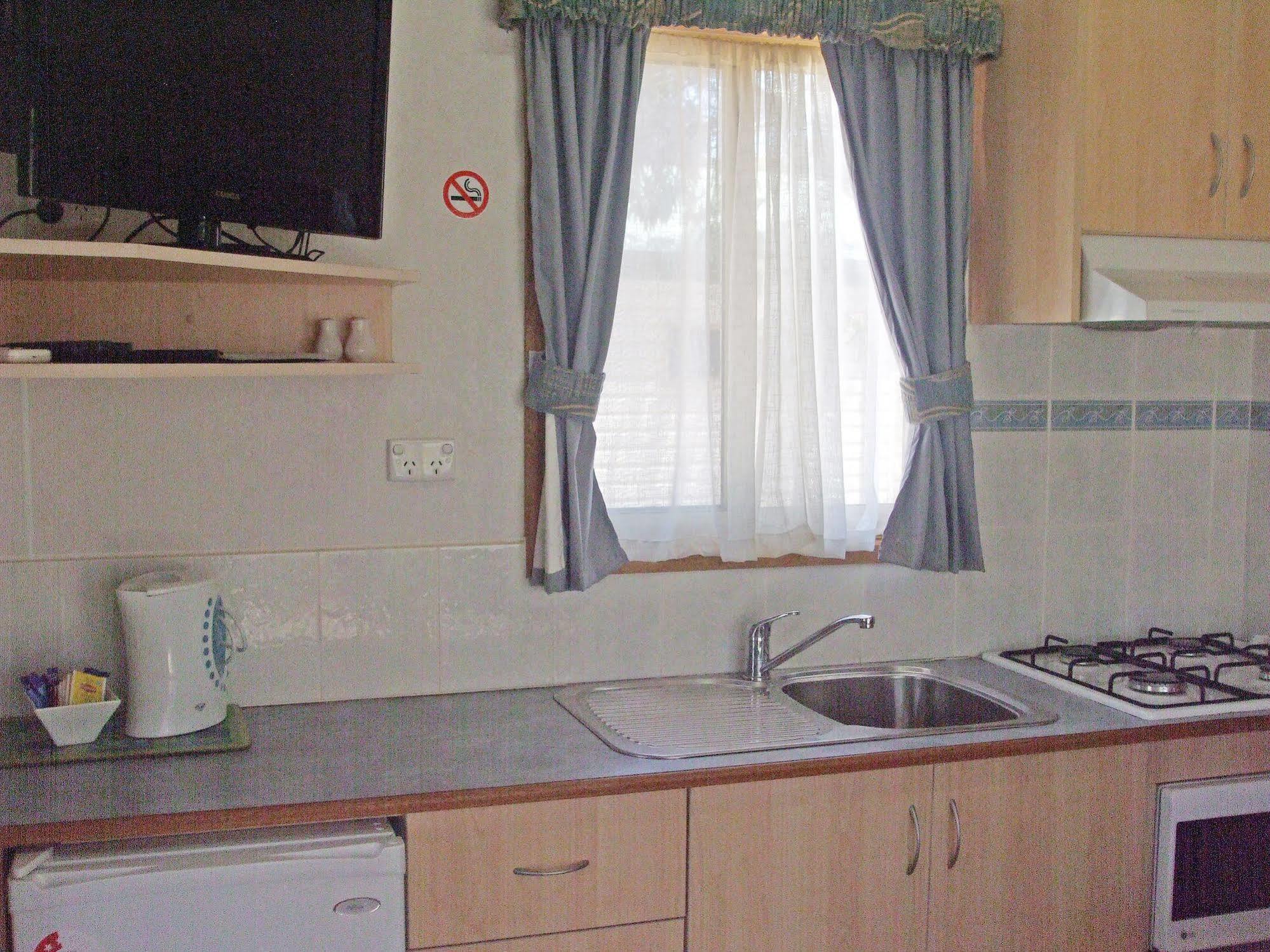 Acclaim Gateway Caravan Park Dundas Dış mekan fotoğraf